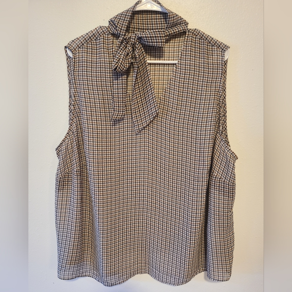 H&M Sleeveless Houndstooth Tie-Neck Camisole - Black & Cream